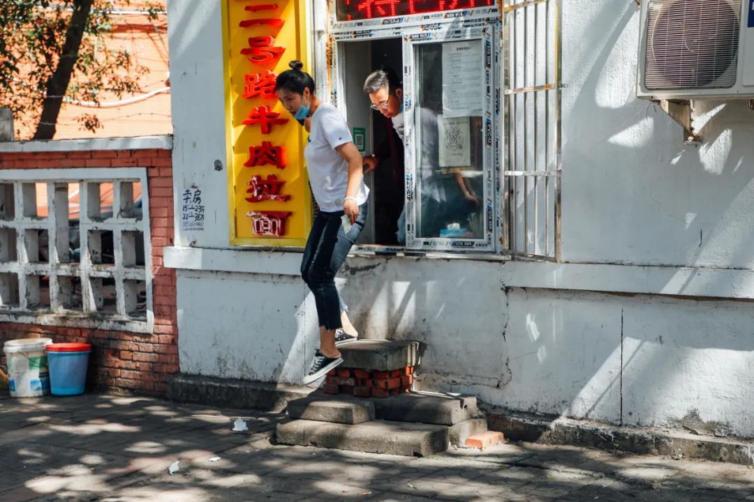 陕西小巷深处的独特风味小店惊艳亮相，最新确认的特色美食体验