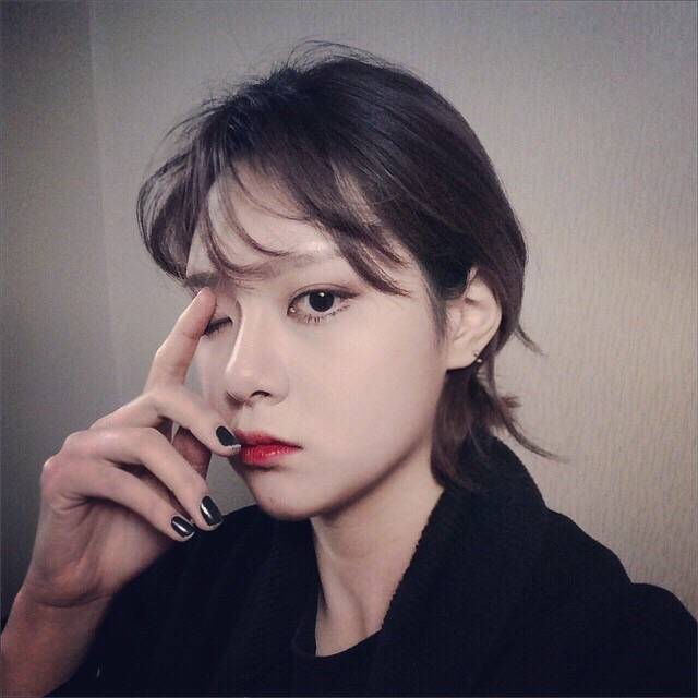 最新韩女时尚头像，魅力无限闪耀街头💃