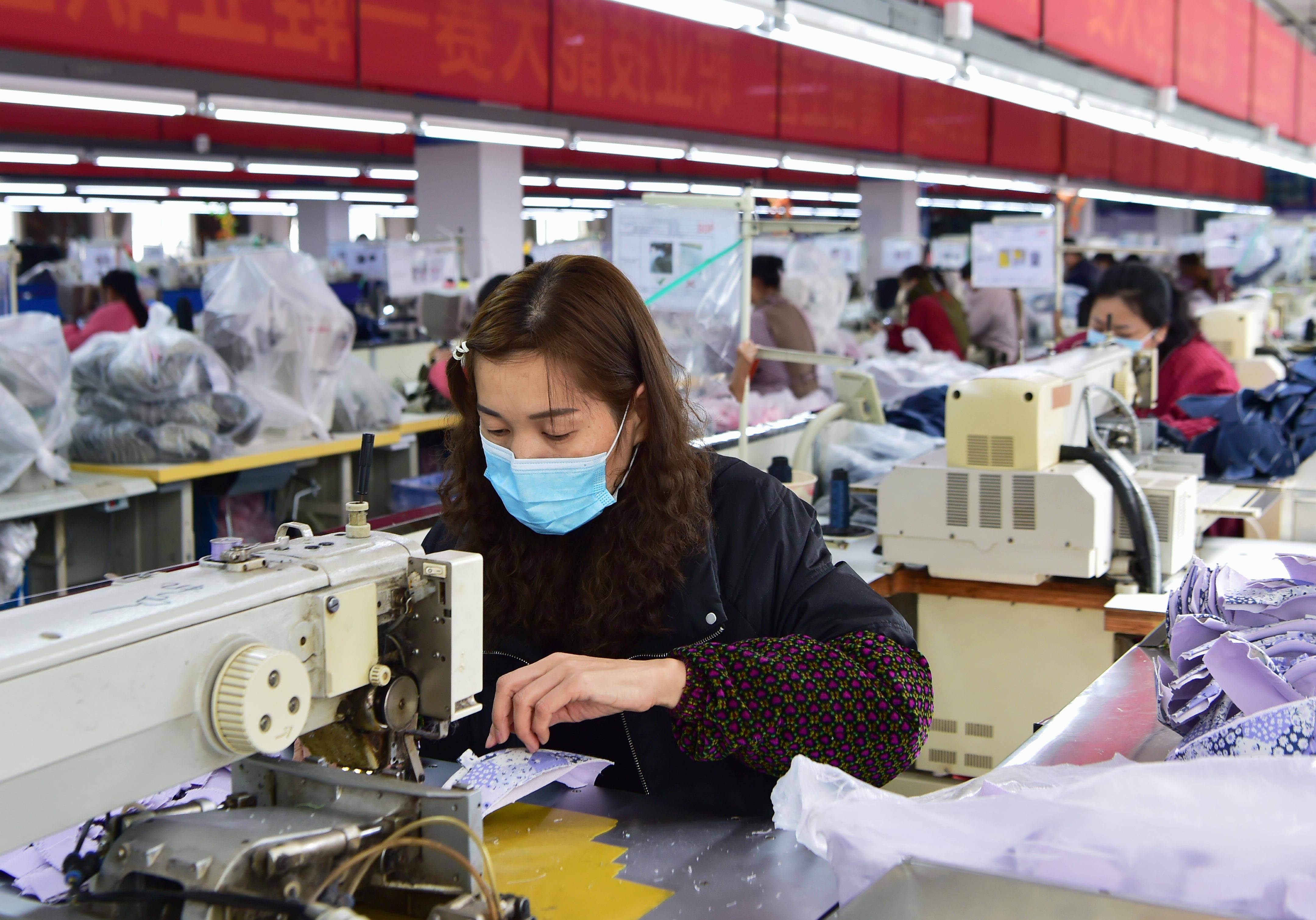 偃师鞋厂招工日结，科技引领智能制造新篇章，开启招聘新时代